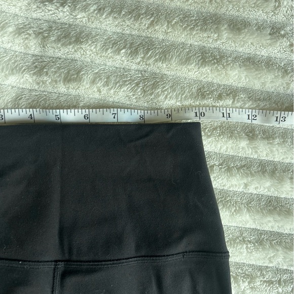 Lululemon Canadian Edition Size 4 Align Leggings - Picture 10 of 11